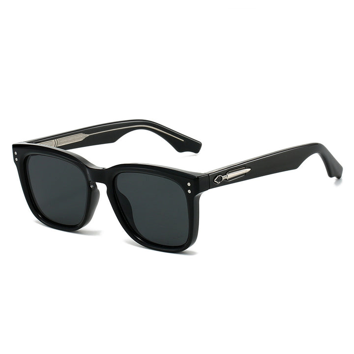 Ladies sunglasses in elegant rectangular design by Stornfield