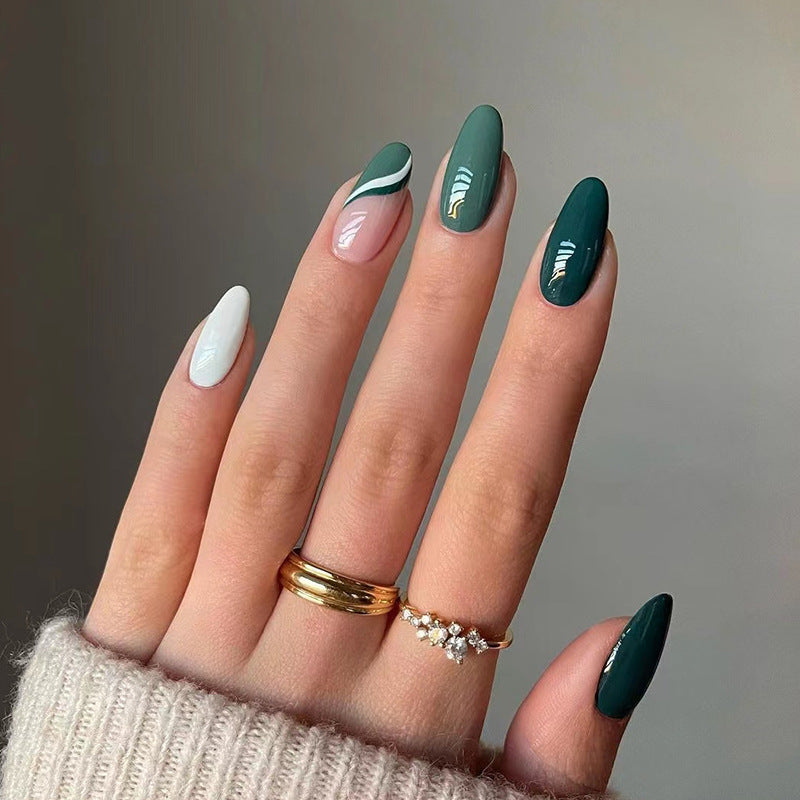 Elegant and artistic nail art Stornfield