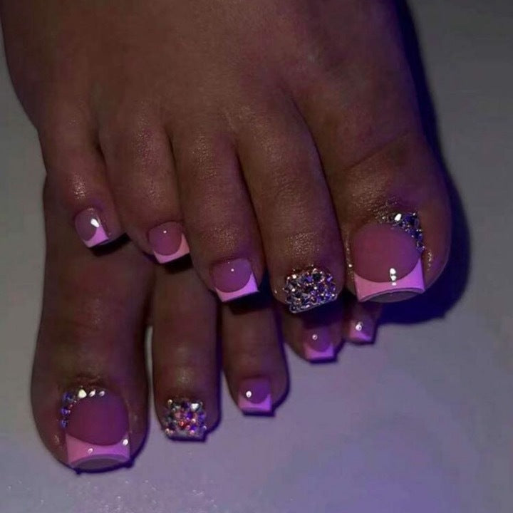 Nail art with glitter stones Stornfield