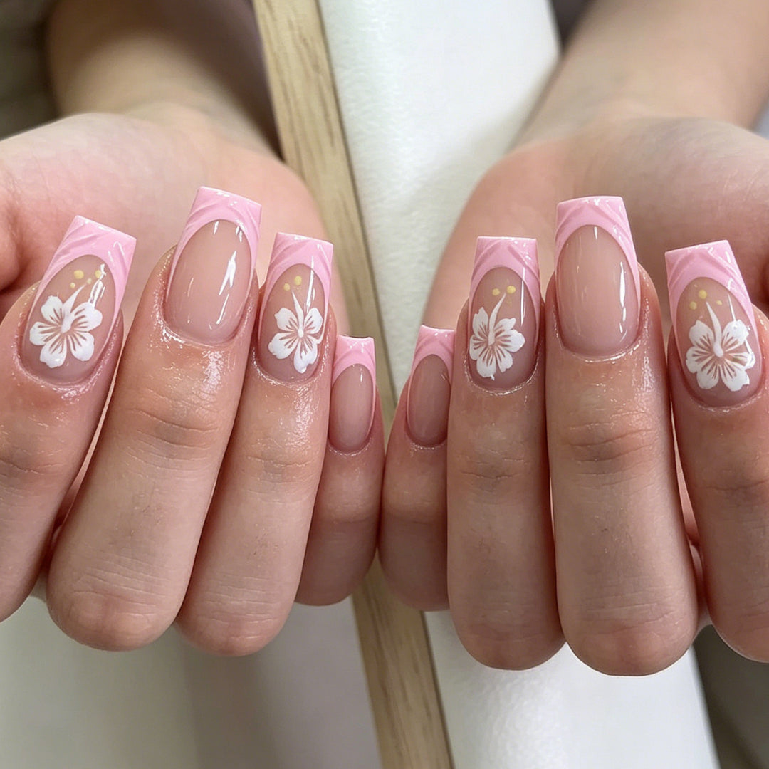 Elegant Floral Nail Art Stornfield