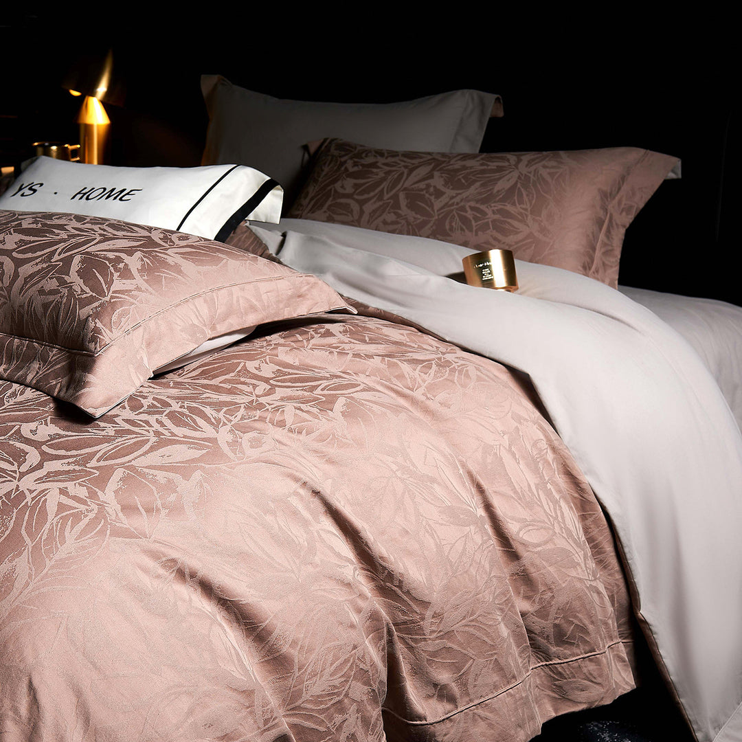 Luxurious cotton satin bed linen set with jacquard structure