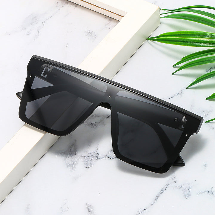 Women oversized sunglasses in trendy style with wide frame construction Stornfield