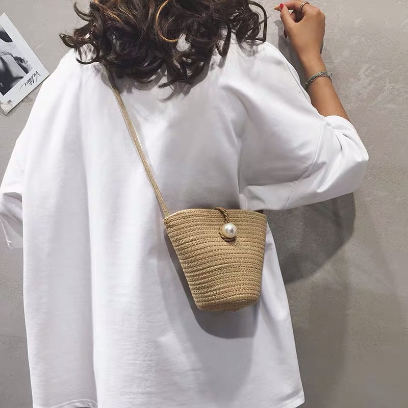 Elegant Handbag with Pearl Closure Stornfield