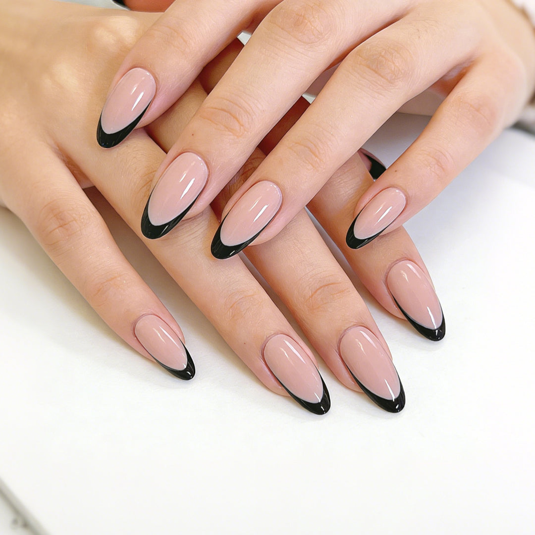 Elegant Leaf-Patterned Press-On Nails Stornfield