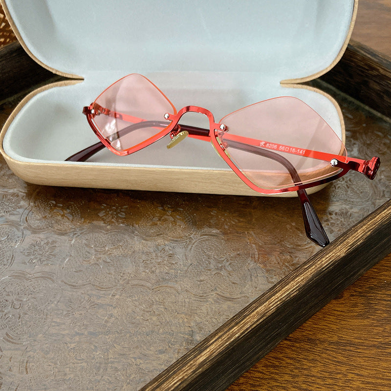 Fashionable Retro Sunglasses in Geometric Design Stornfield