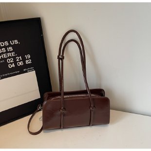 Modern Minimalist Crossbody Bag Stornfield