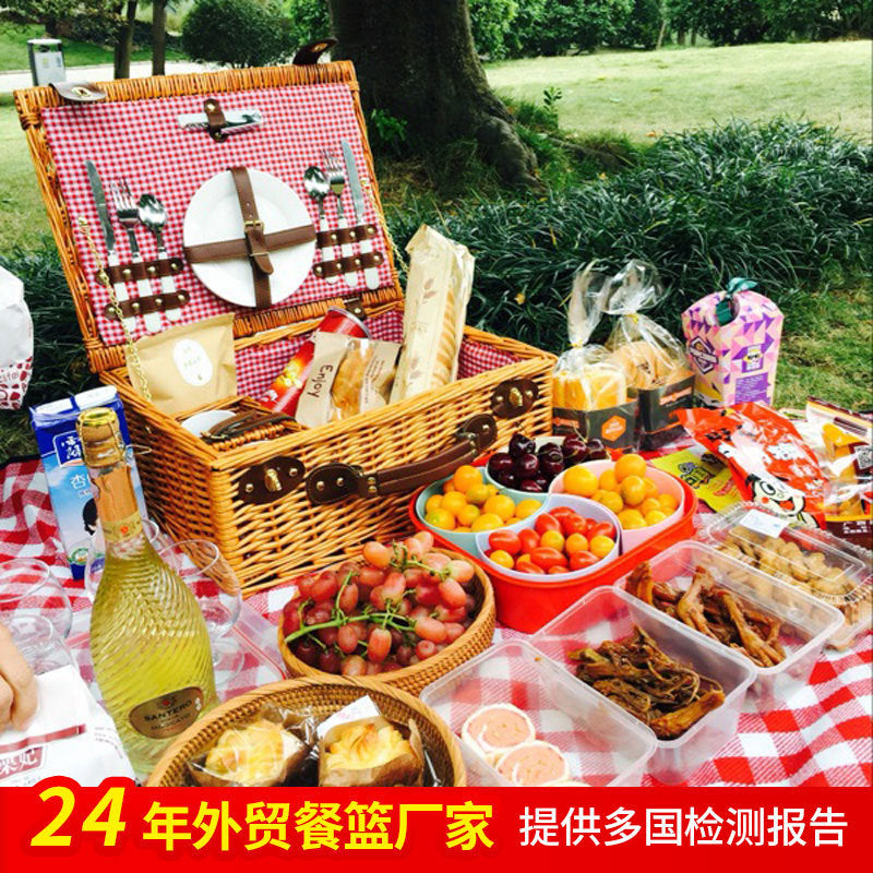 Women's picnic basket with integrated dish set and insulating elements Stornfield