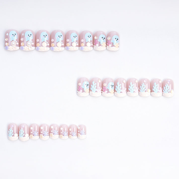 Creative nail art with marine motifs Stornfield