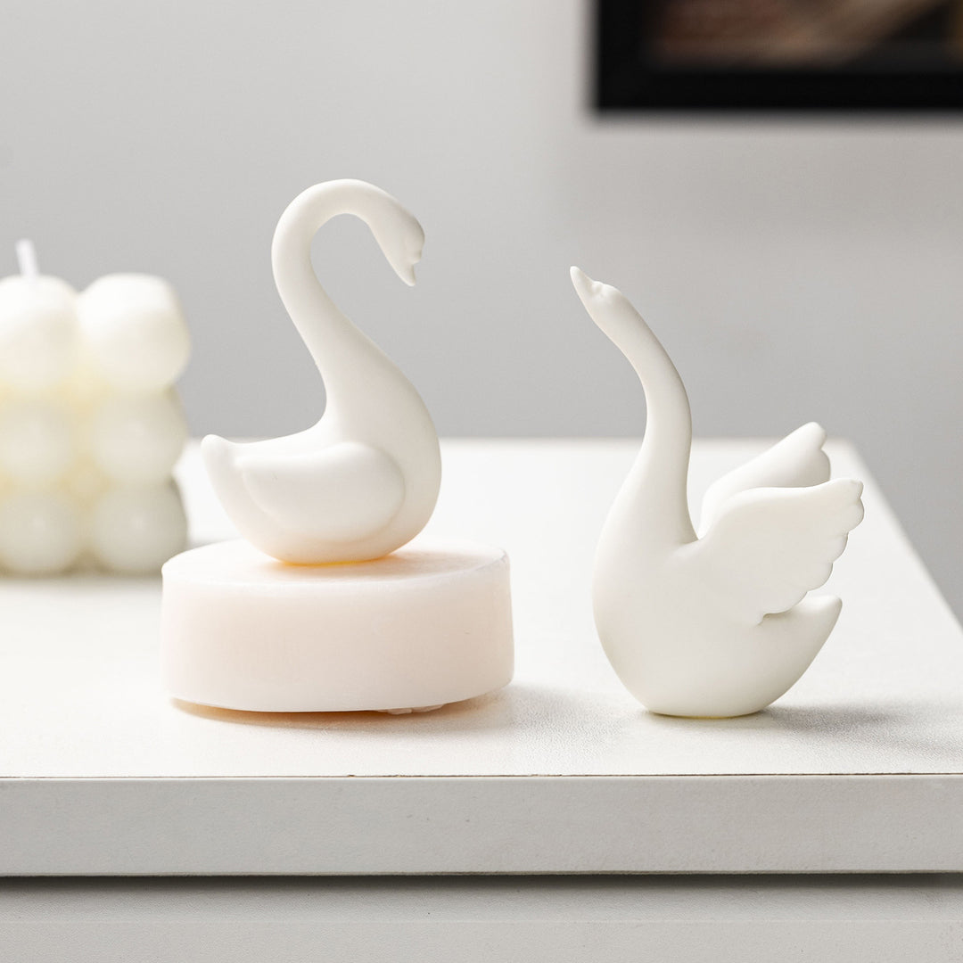Curved Ceramic Figure Stornfield