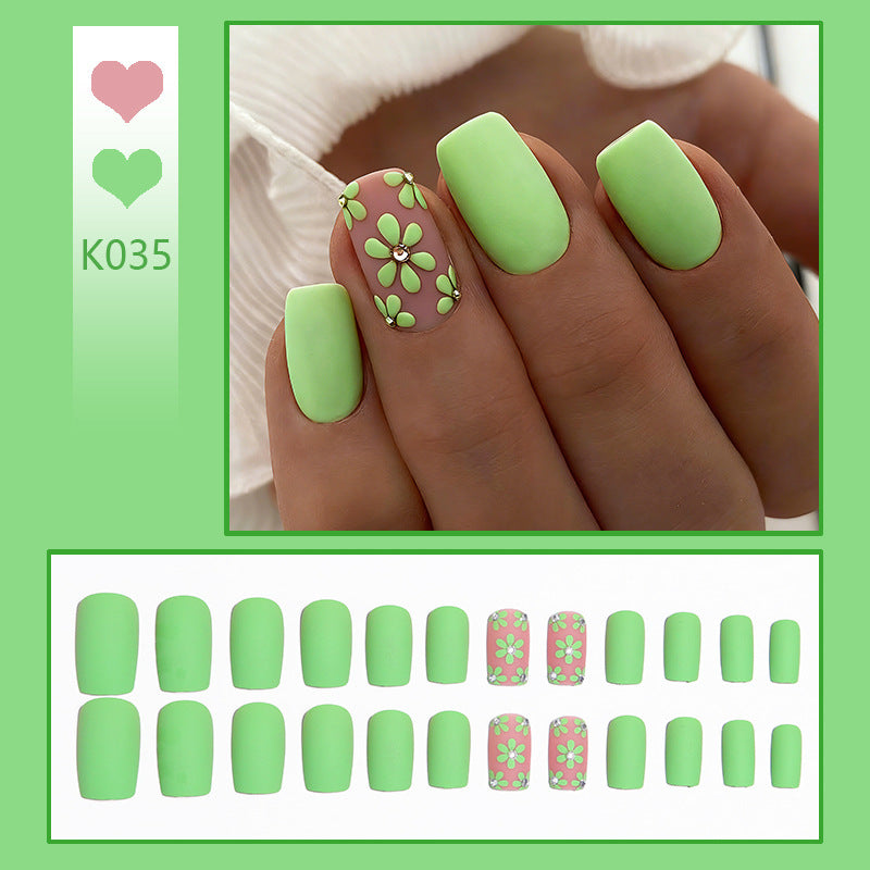 Artificial nails with delicate floral patterns Stornfield
