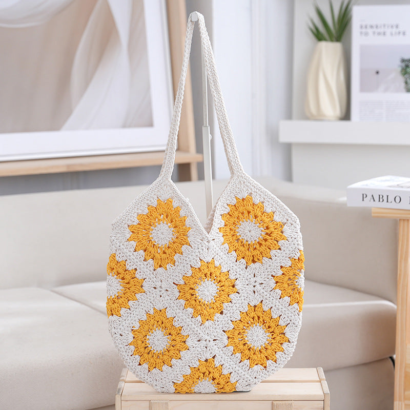 Crochet shopper with floral patterns Stornfield