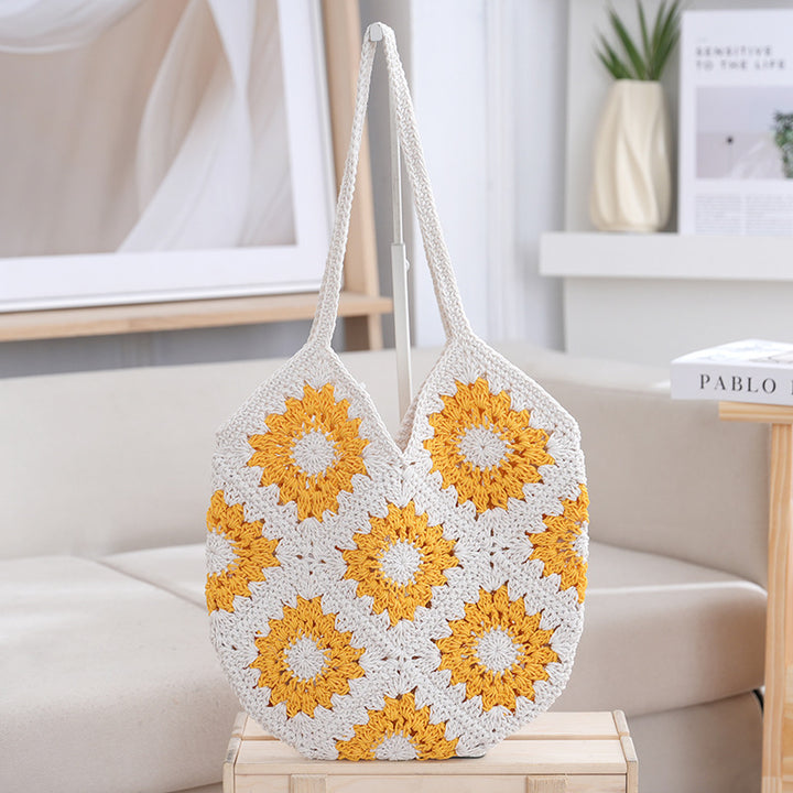 Crochet shopper with floral patterns Stornfield