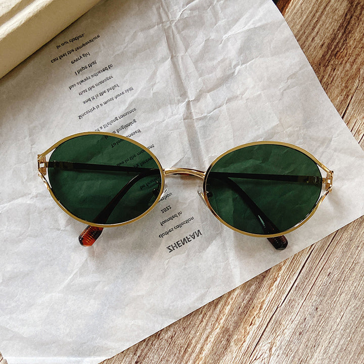 Round Sunglasses with Golden Accents Stornfield