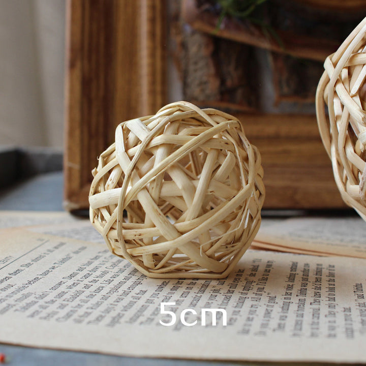 Decorative natural material decor ball Stornfield