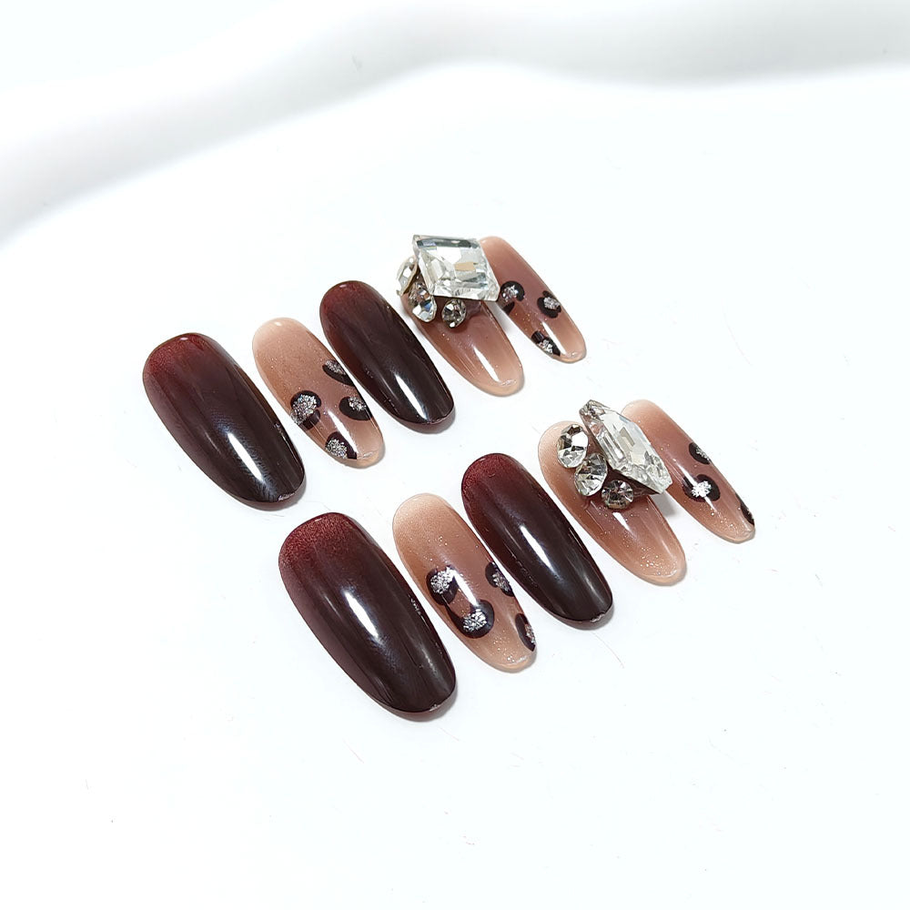 Artificial nails with luxurious glitter accents Stornfield
