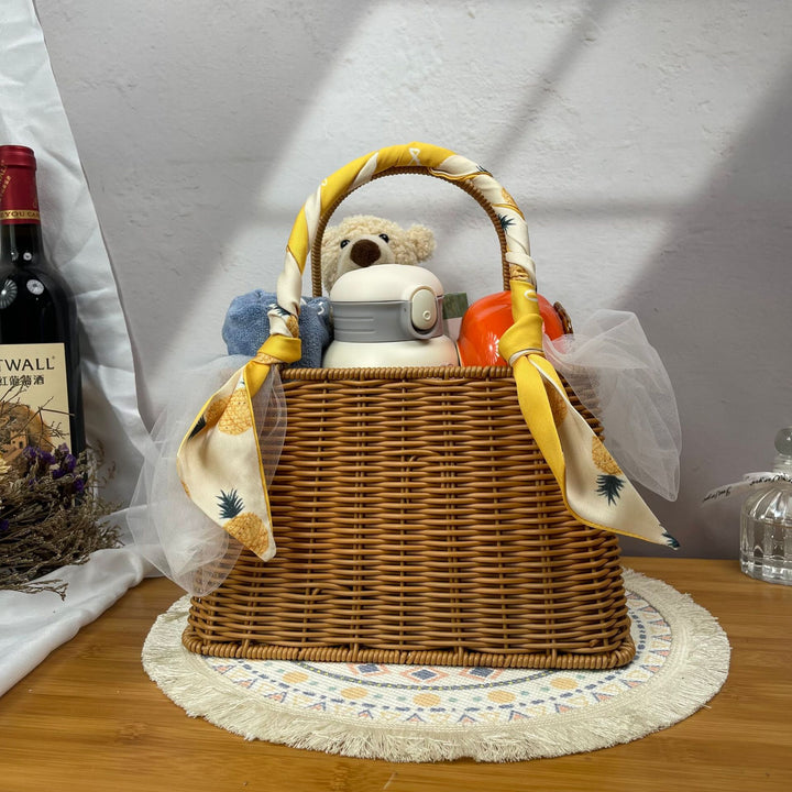 Women's stylish rattan container with pearl handle Stornfield