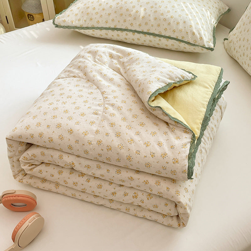 Ladies comfort duvet with delicate floral pattern and high-quality filling Stornfield
