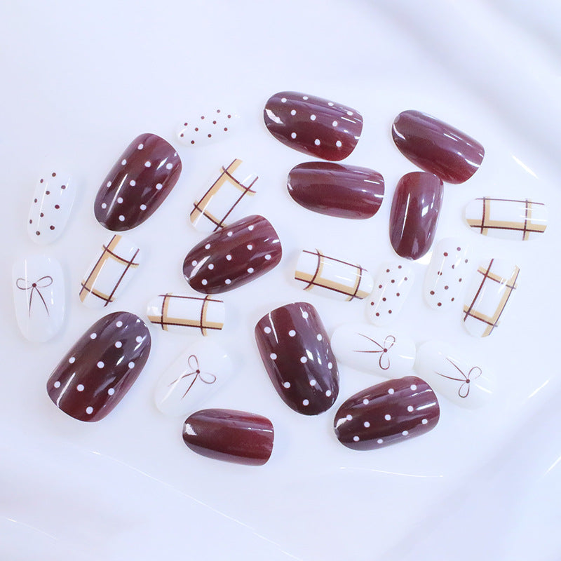 Elegant Artistic Nail Set Stornfield