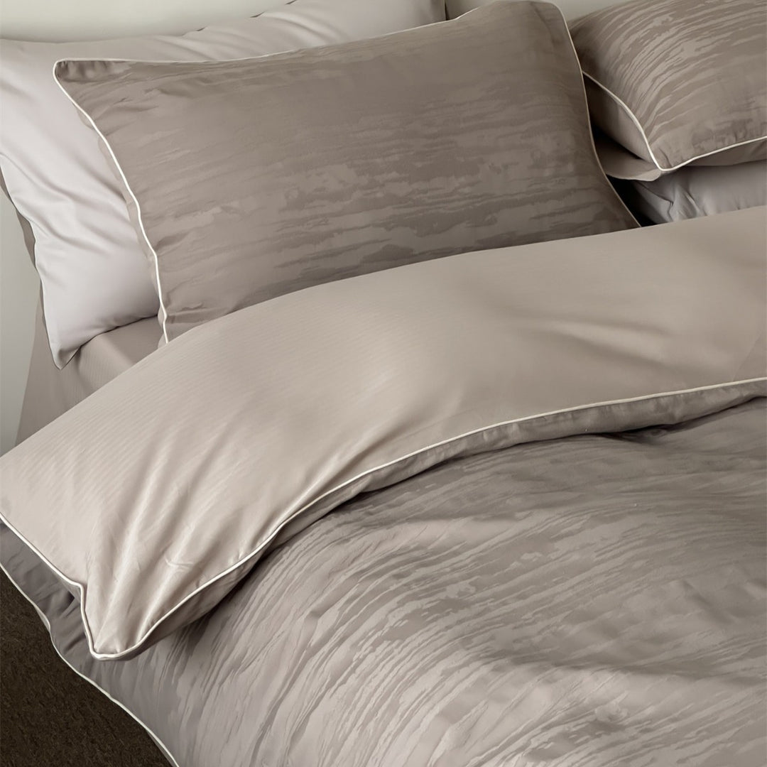 Structured cotton bedding with fine relief texture