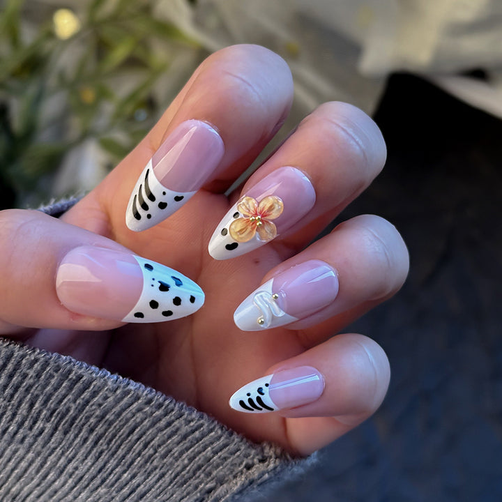 Artistic Flower-Embellished Press-On Nails Stornfield