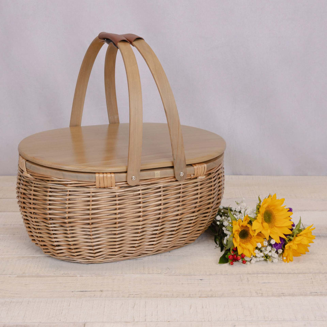Women’s picnic basket with removable wooden lid and practical carrying handle Stornfield