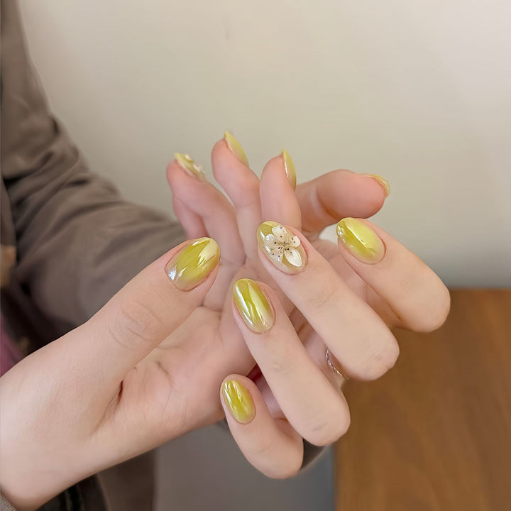 Artificial nails with floral design and glossy finish Stornfield