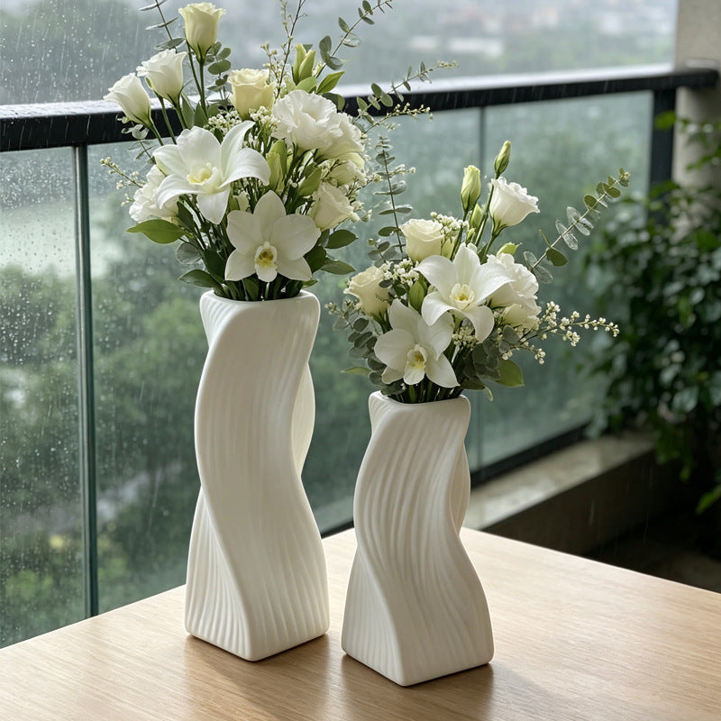 Modern Sculptural Decorative Vase Stornfeild