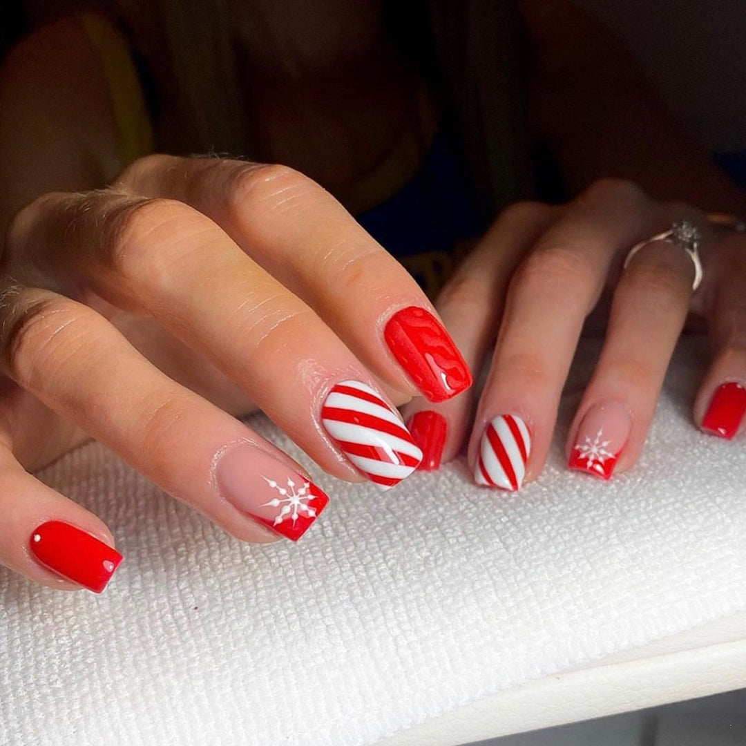 Artificial nail set with festive winter theme Stornfield
