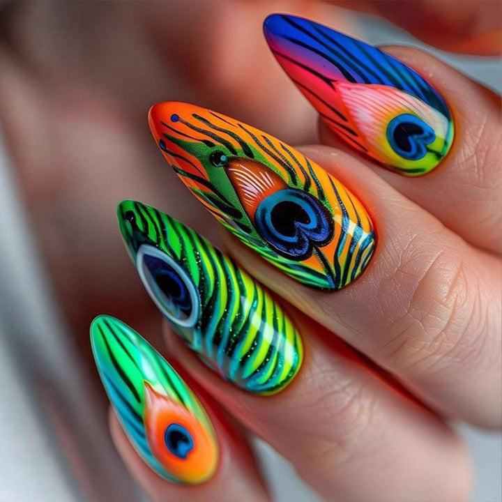 Artificial nails with artistic peacock pattern Stornfield