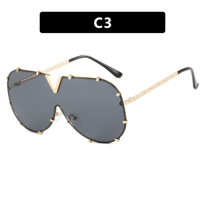 Women oversized goggles in futuristic design Stornfield