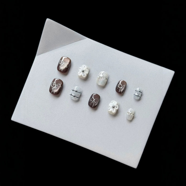 Decorative Nail Art Press-On Set