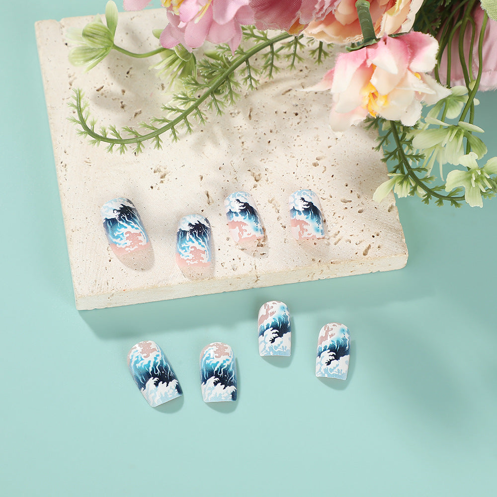 Nail art with wave pattern Stornfield