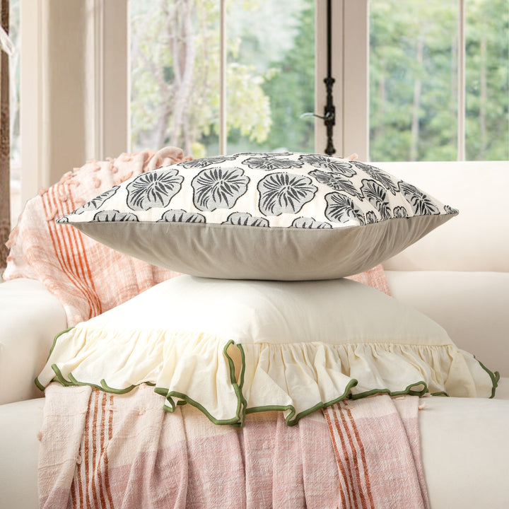 Decorative embroidered cushion cover made of cotton-linen with floral relief pattern Stornfield