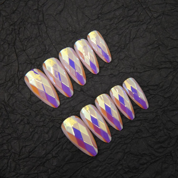 Glamorous Diamond Pattern Press-On Nail Set