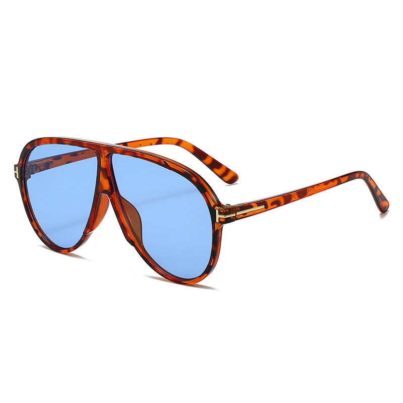Women's large sunglasses with modern design and protective lenses Stornfield