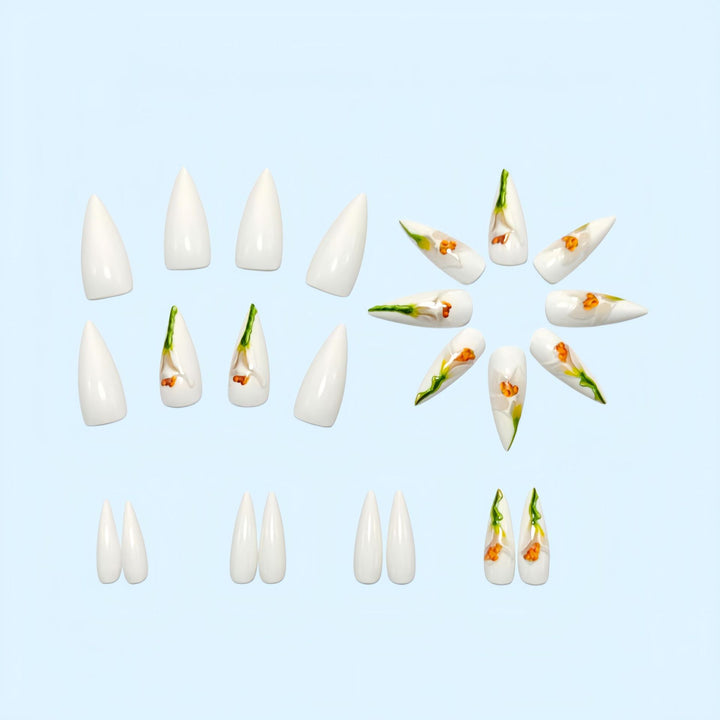 Artificial nails with elaborate floral design Stornfield