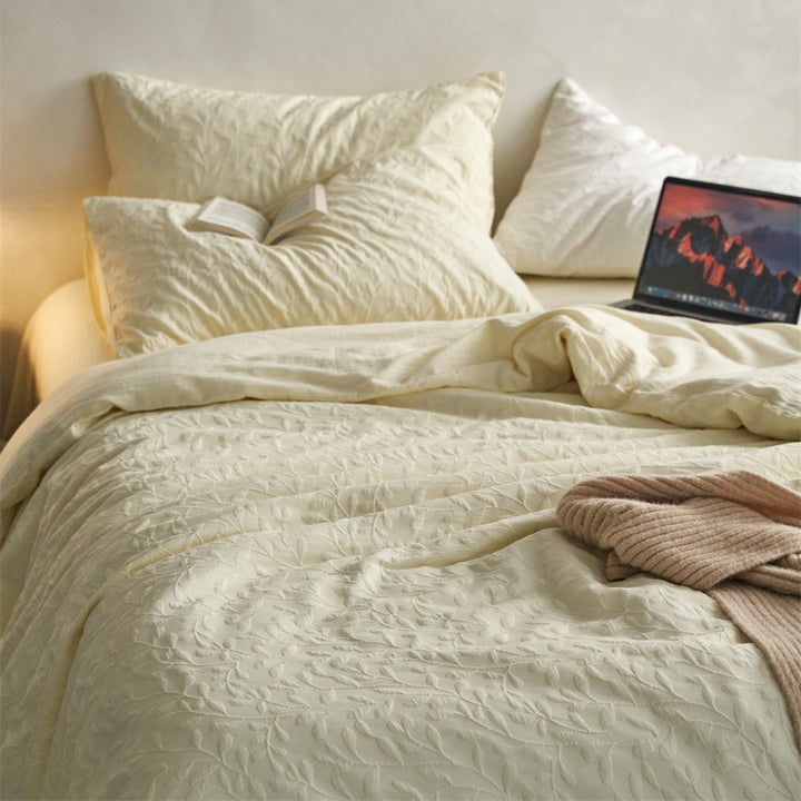 Luxurious cotton jacquard bedding set with embossed floral relief