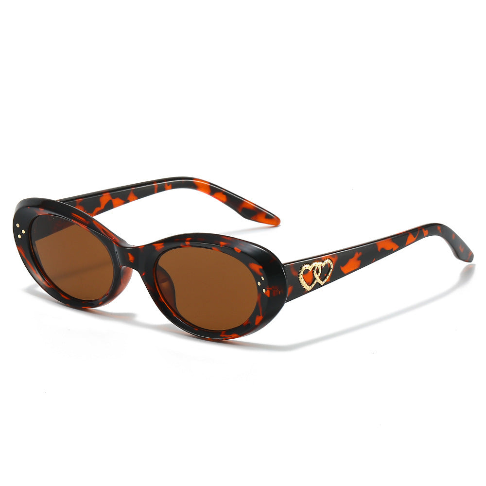 Fashionable Retro-Inspired Oval Sunglasses Stornfield