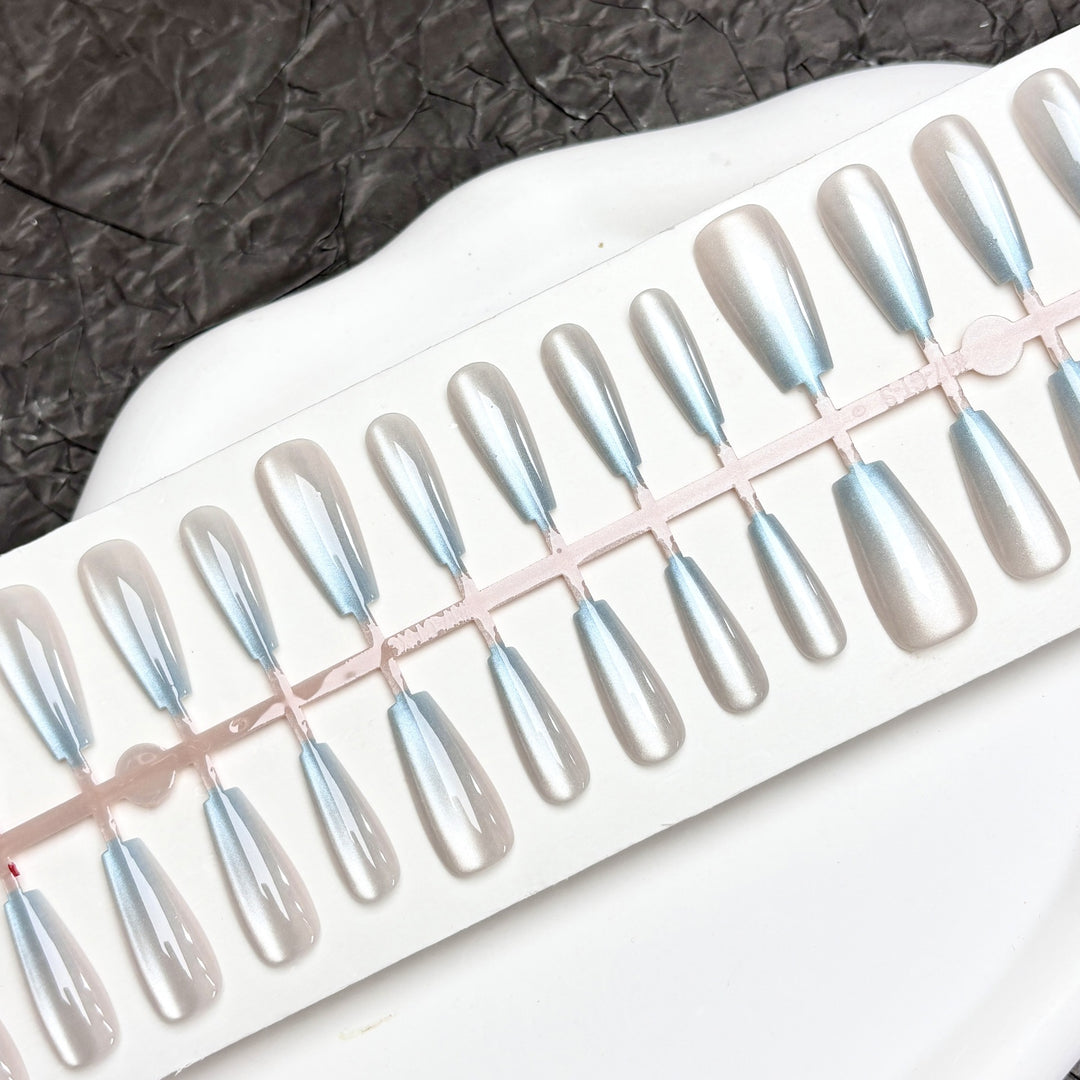 Elegant Press-On Nail Set with Shimmering Finish