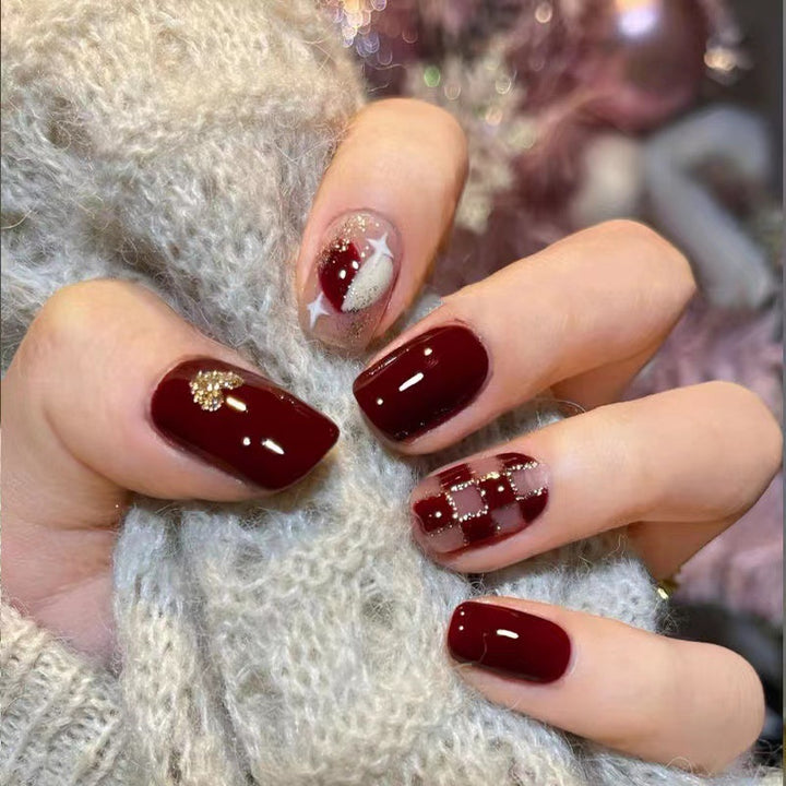Trendy nail art with elegant accents Stornfield