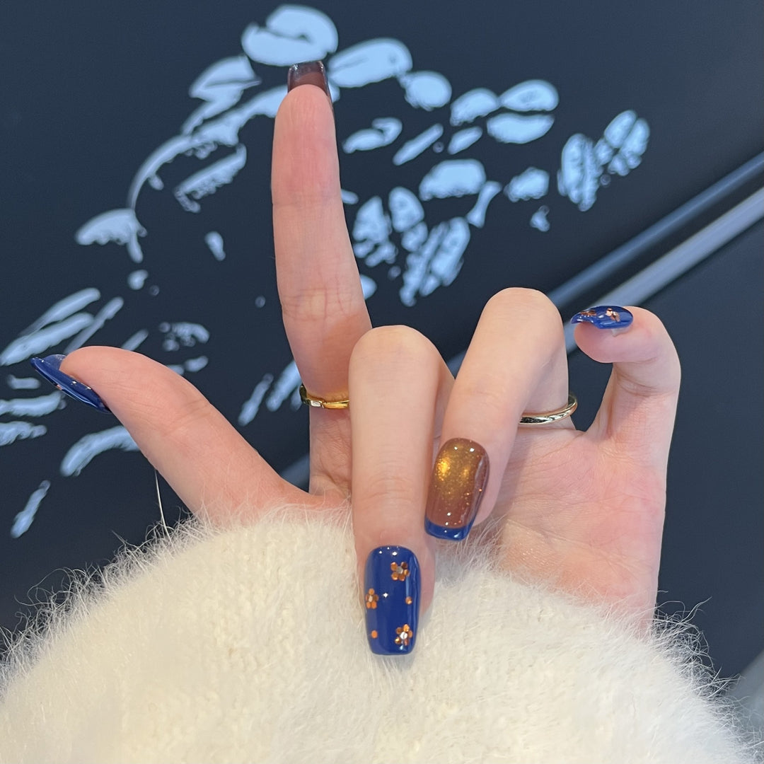 Decorative Press-On Nail Art Set with Glitter and Floral Accents Stornfield