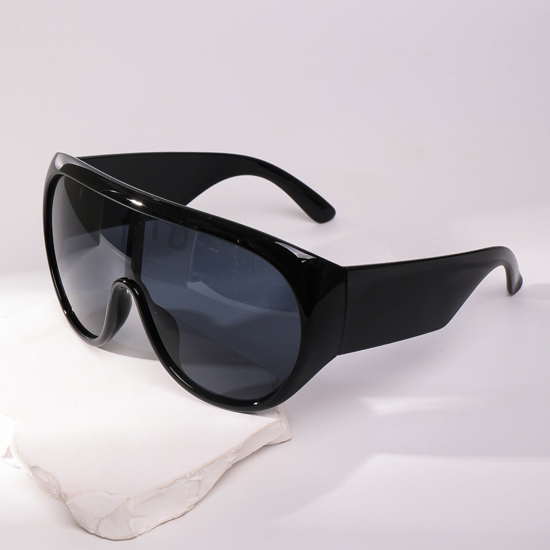 Women's oversized sunglasses in a modern design with UV protection Stornfield