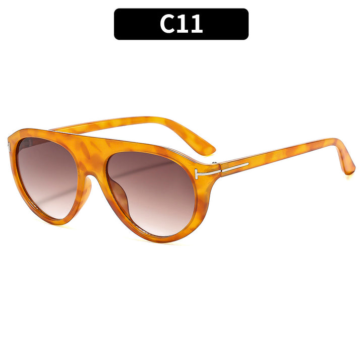 Stylish Retro-Inspired Cat-Eye Sunglasses