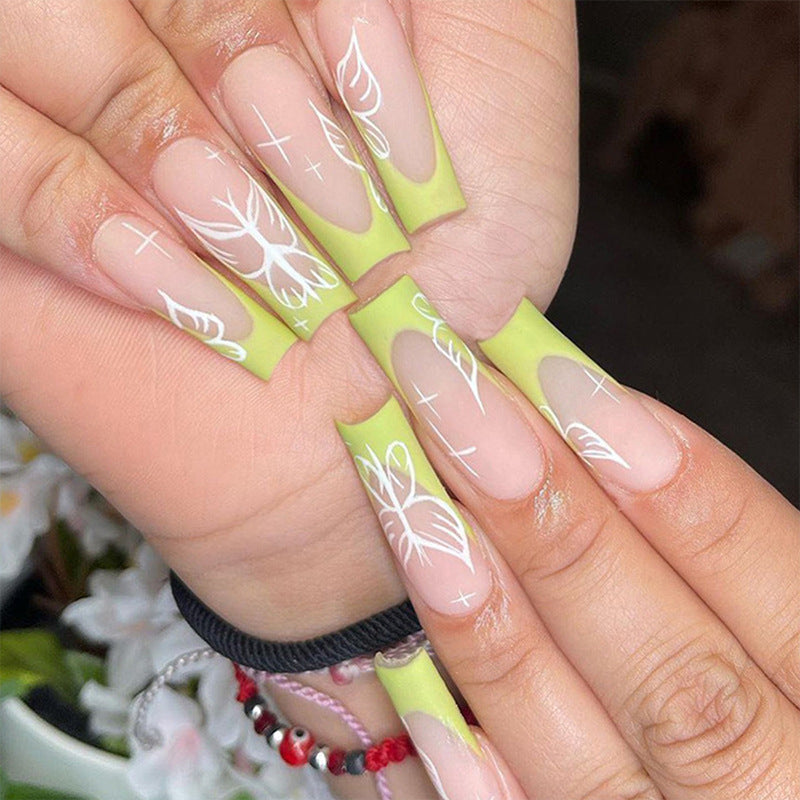 Artistic and creative nail extensions Stornfield