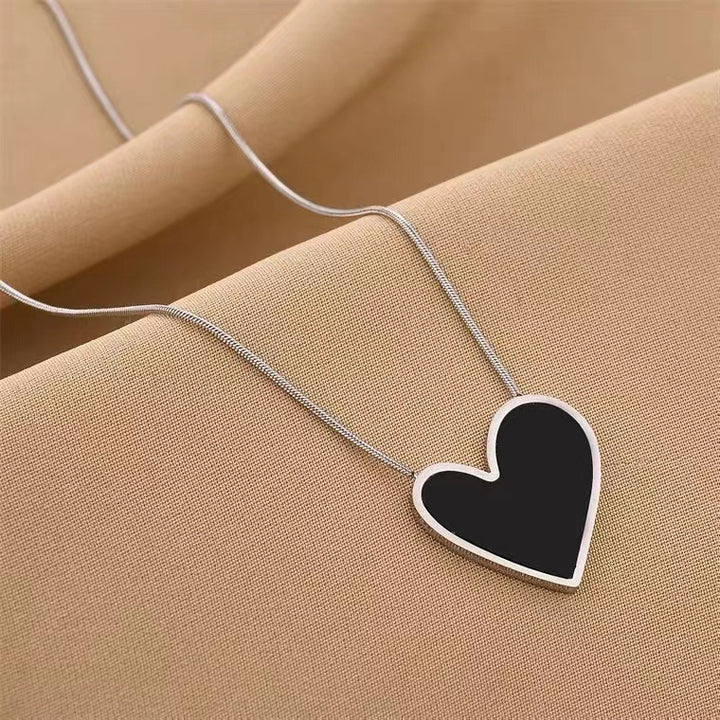 Artistic Heart-Shaped Pendant Necklace Stornfield