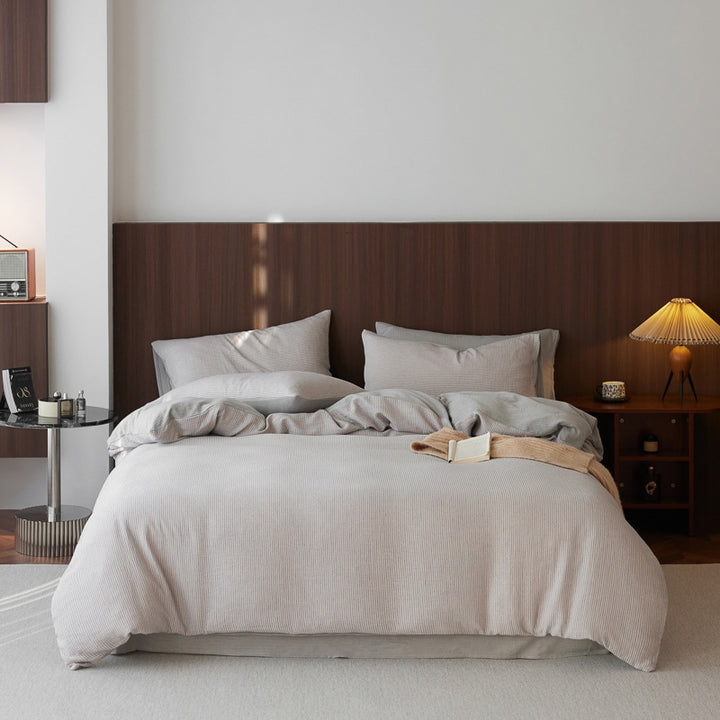 Finely striped cotton satin bedding set with reversible function and extra soft feel