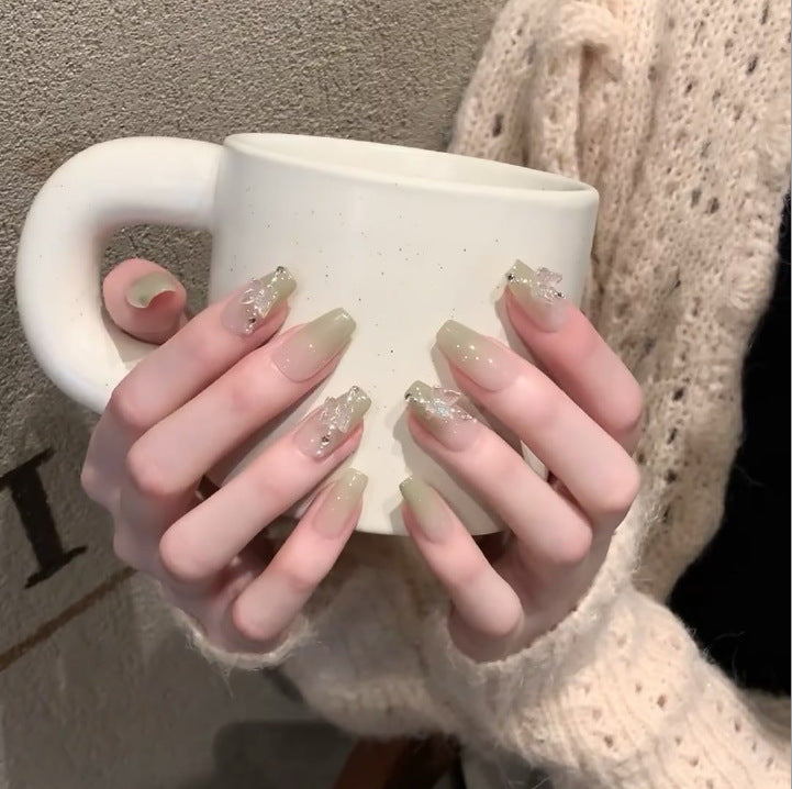 Elegant and Shiny Nail Art Stornfield