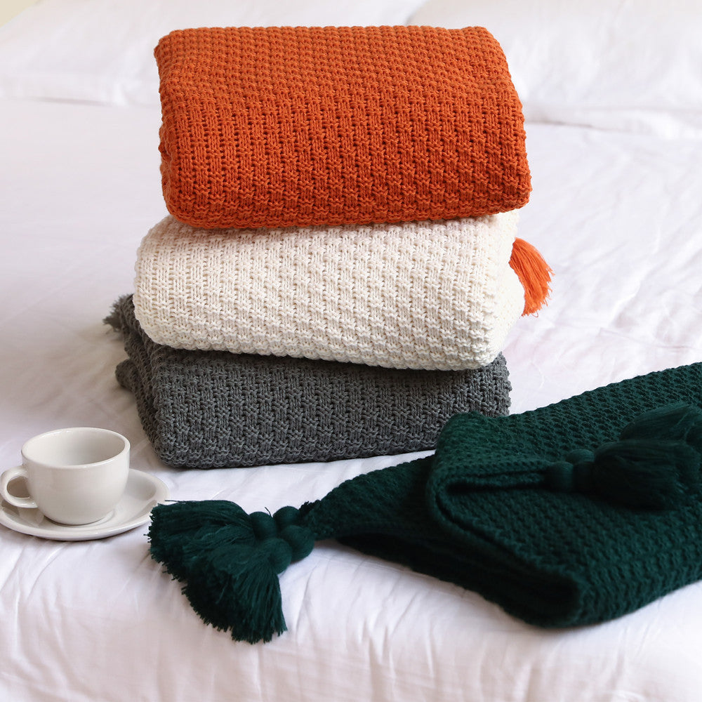 Women’s knitted blanket with decorative tassels Stornfield