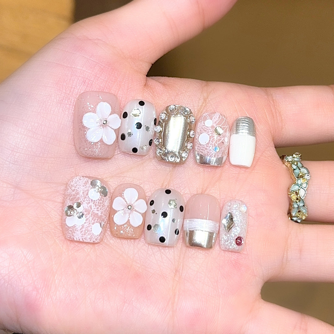 Creative artificial nails with elegant accents Stornfield