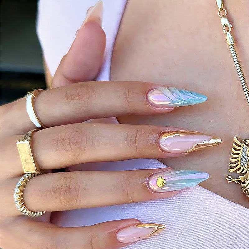 Artificial nails with elegant gradient and golden accents Stornfield